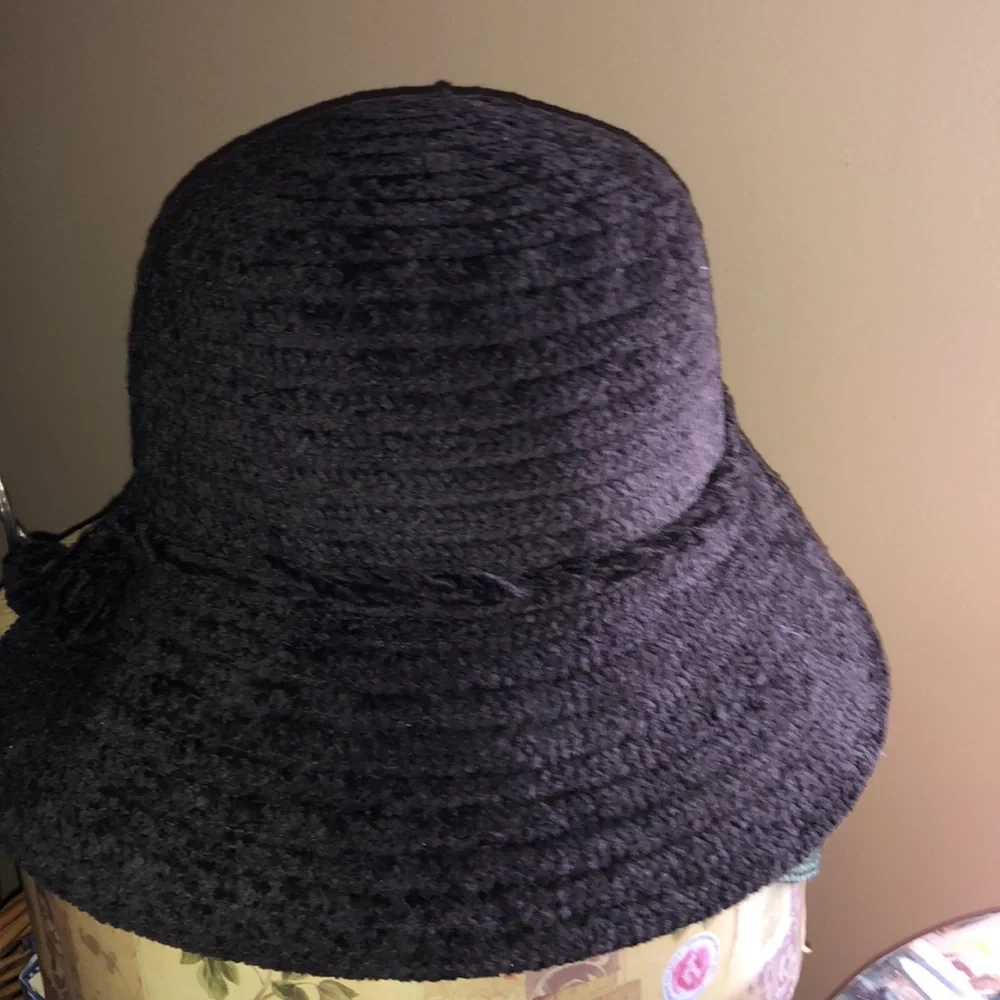 Betmar NY Classic Chic Warm Weather Brown Soft Knit All Occasion Braided Hat